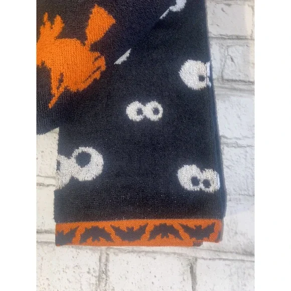CARO Home Halloween Kitchen Towels Set of 3 Black Orange Witches NWT - Picture 2 of 4
